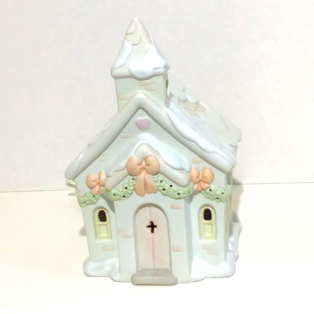 PM Porcelain Sugar Town Chapel - Retired